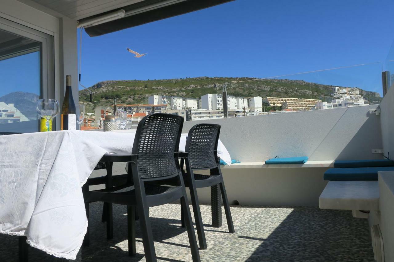Blue Bay Beach Apartment เซซิมบรา ภายนอก รูปภาพ