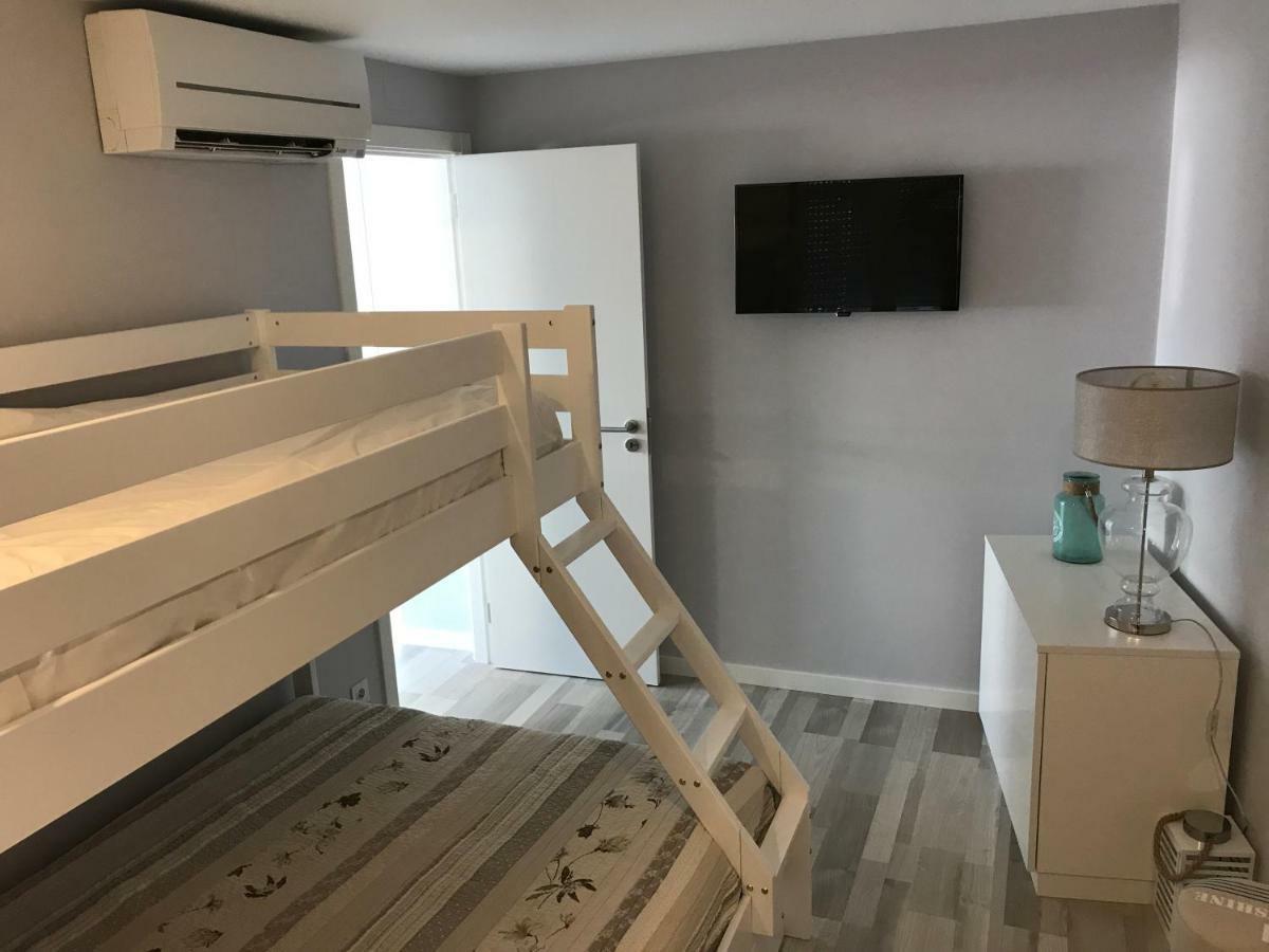 Blue Bay Beach Apartment เซซิมบรา ภายนอก รูปภาพ